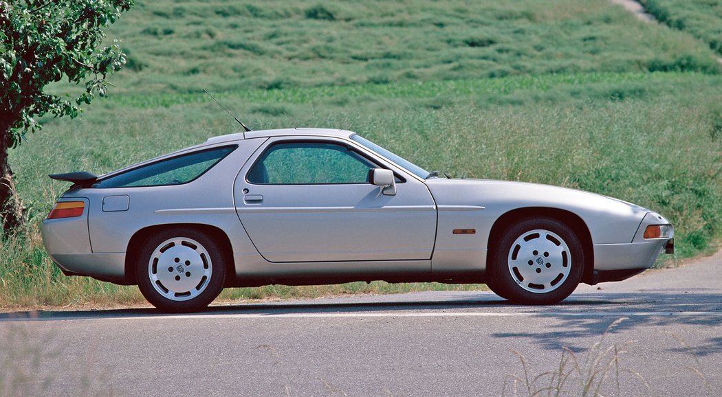 Porsche 928 S4