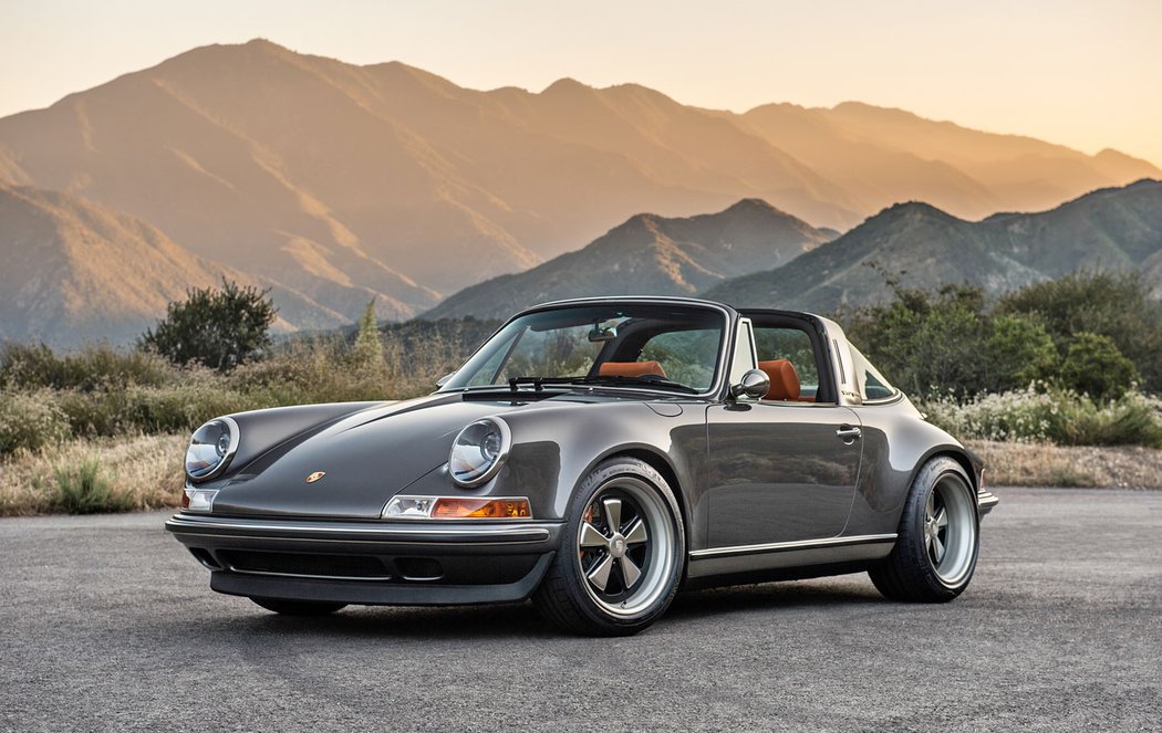 Porsche 911 Targa by Singer