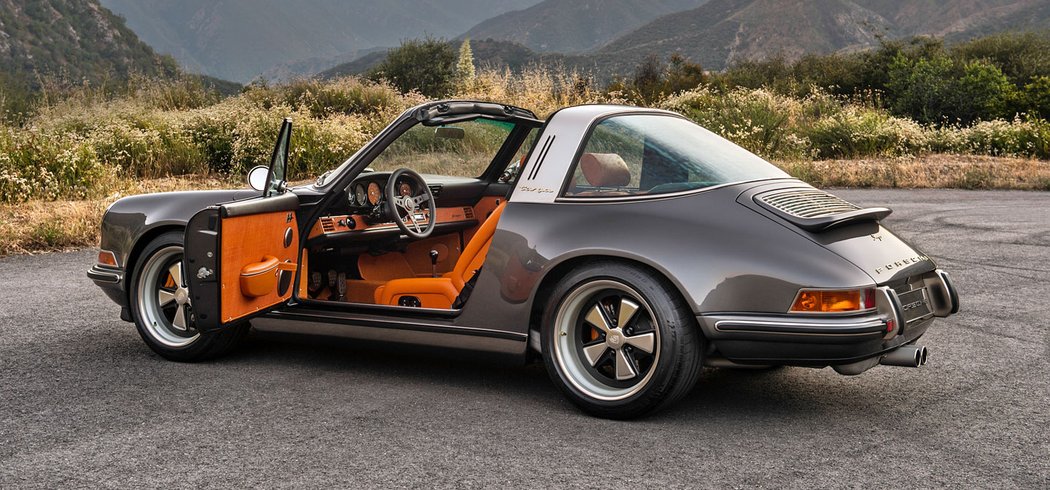 Porsche 911 Targa by Singer