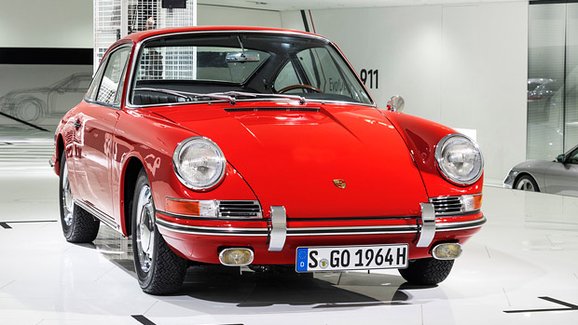 Porsche Museum představuje svůj nejstarší exemplář modelu 911