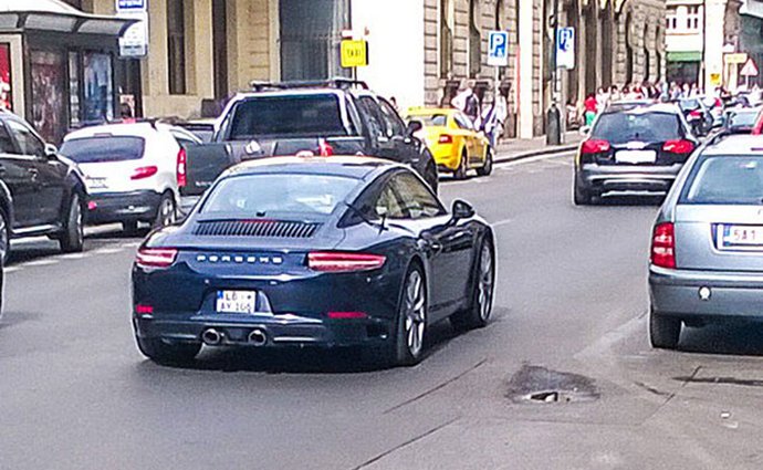 Modernizované Porsche 911 vyfoceno v Praze