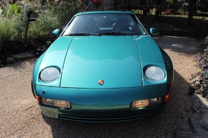 Porsche 928