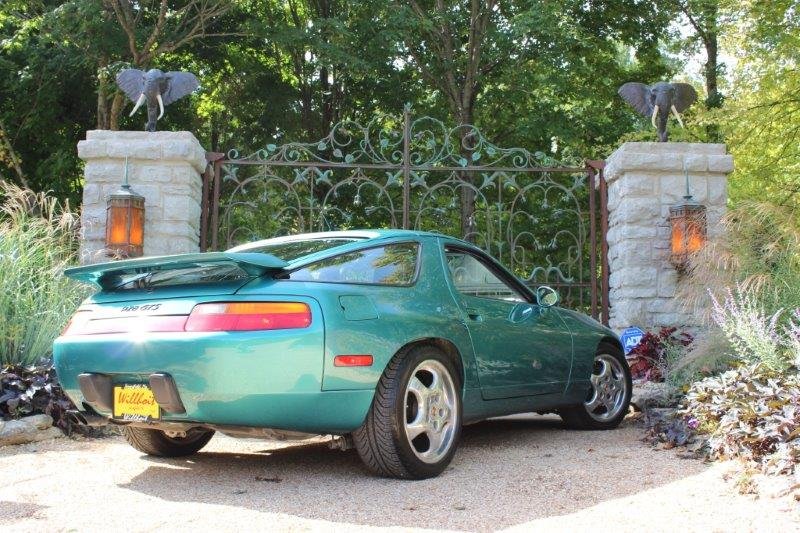 Porsche 928