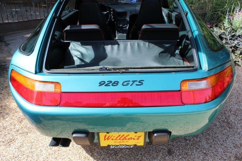 Porsche 928