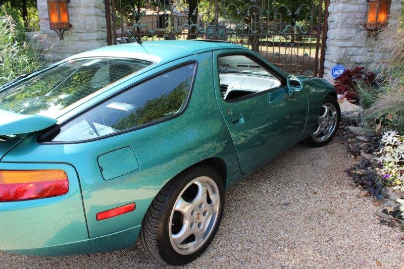 Porsche 928