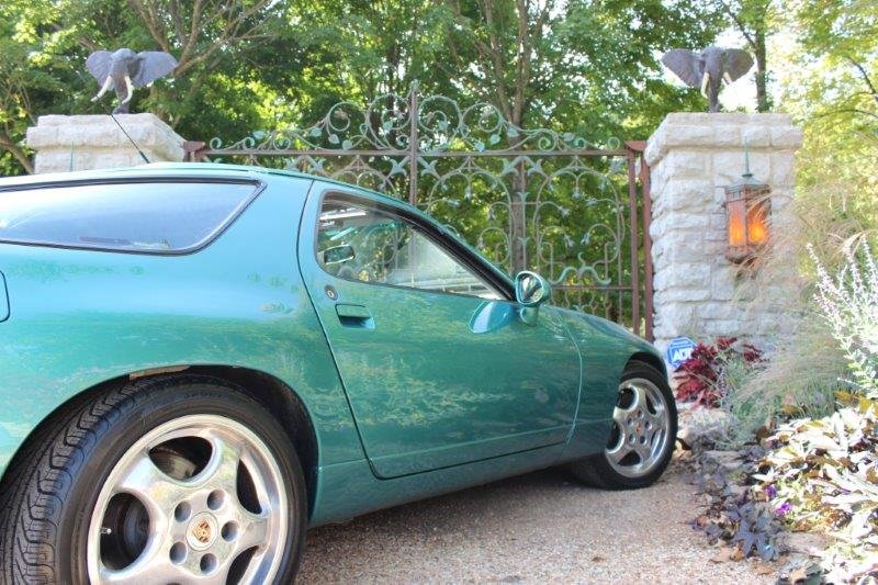 Porsche 928