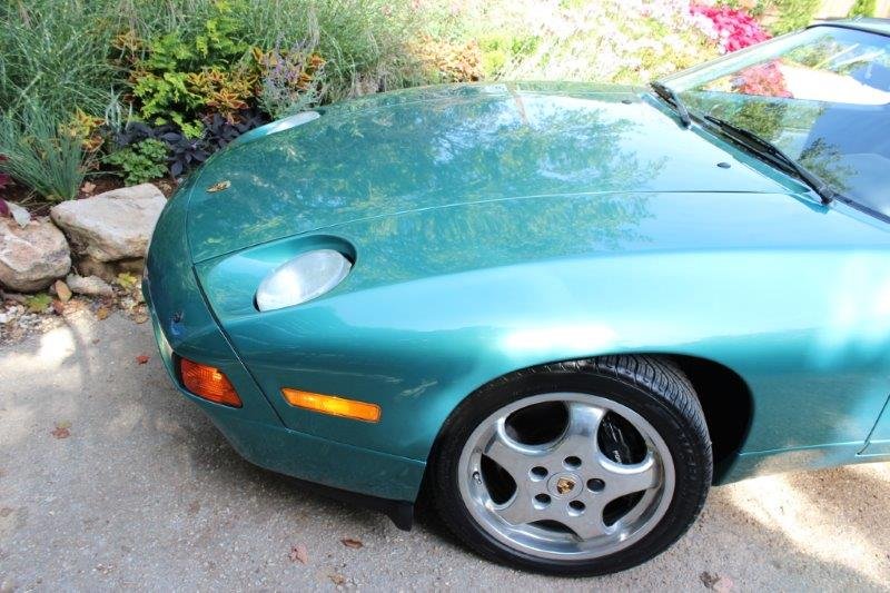 Porsche 928