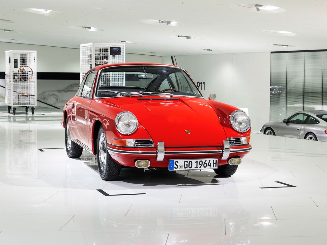 Porsche Museum představuje svůj nejstarší exemplář modelu 911