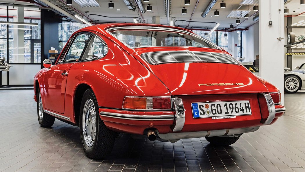 Porsche Museum představuje svůj nejstarší exemplář modelu 911