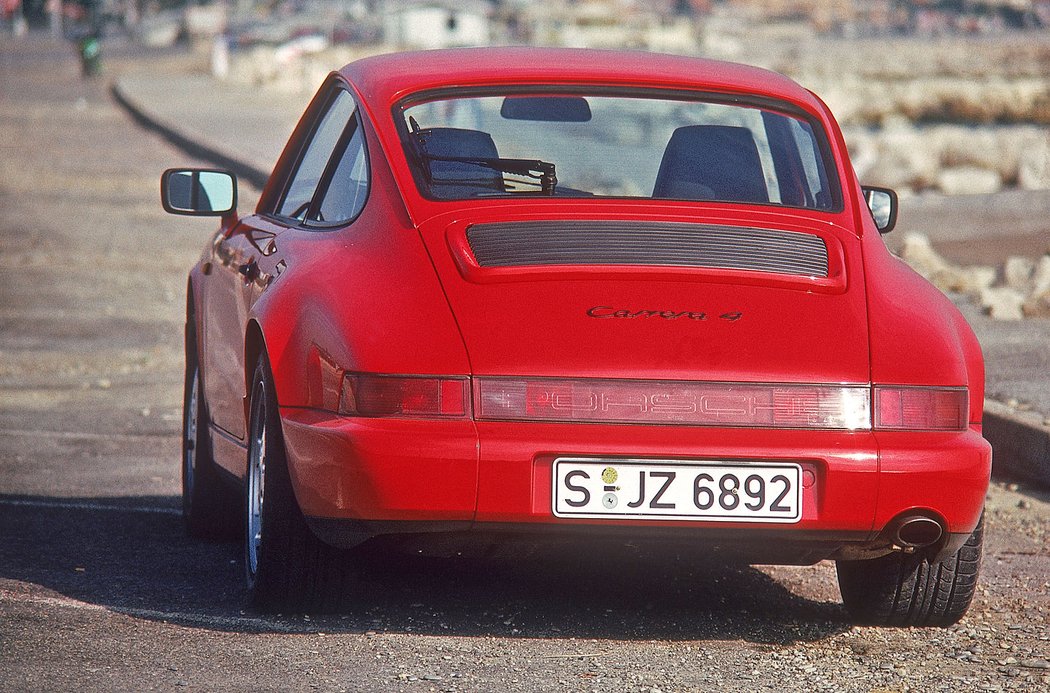 Porsche 911 Carrera 4 Coupe (1988)