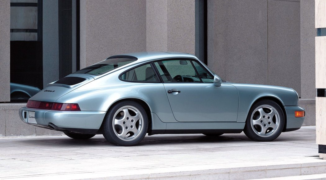 Porsche 911 Carrera 4 Coupe (1992)