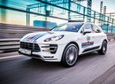 Novým Porsche barvy Martini Racing sluší