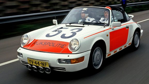 Jedna z největších flotil Porsche v policejních službách nebyla v Dubaji. Kde to bylo?