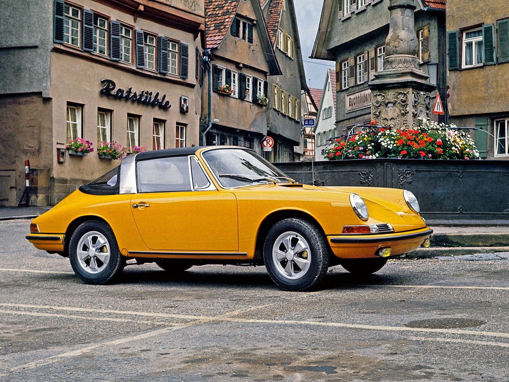 Porsche 911 S (1967)