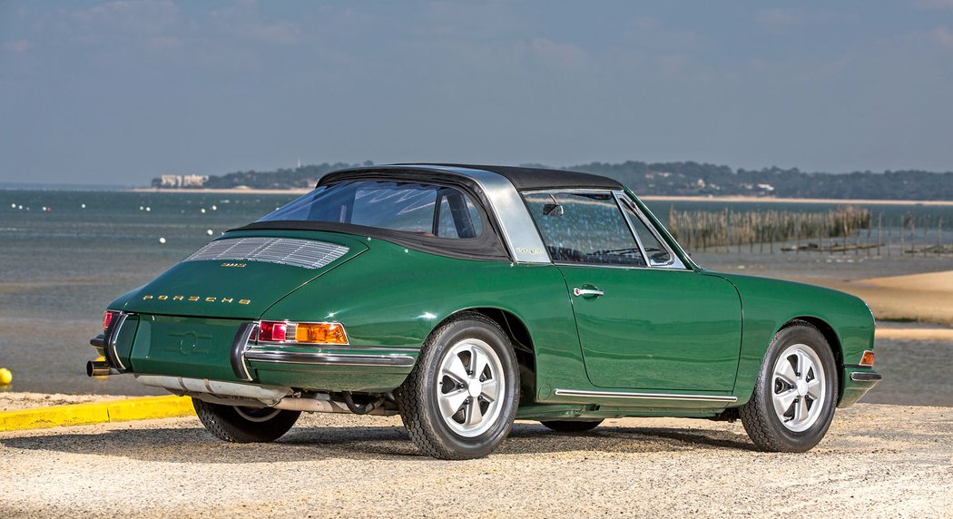 Porsche 911 S (1967)