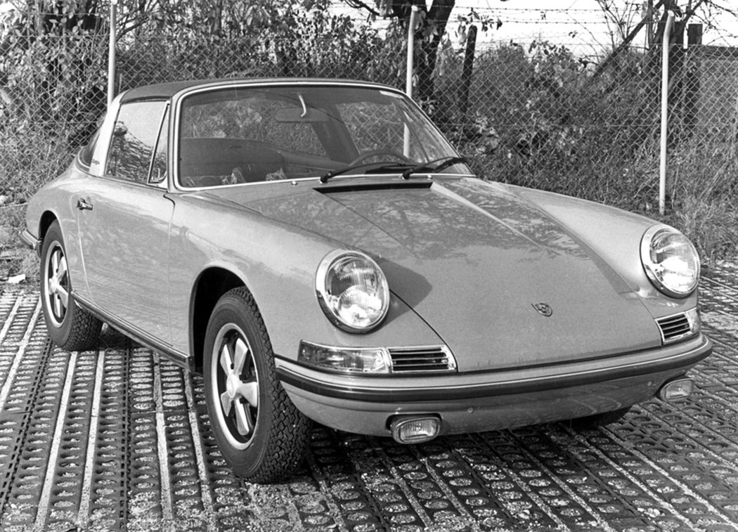 Porsche 911 S (1967)