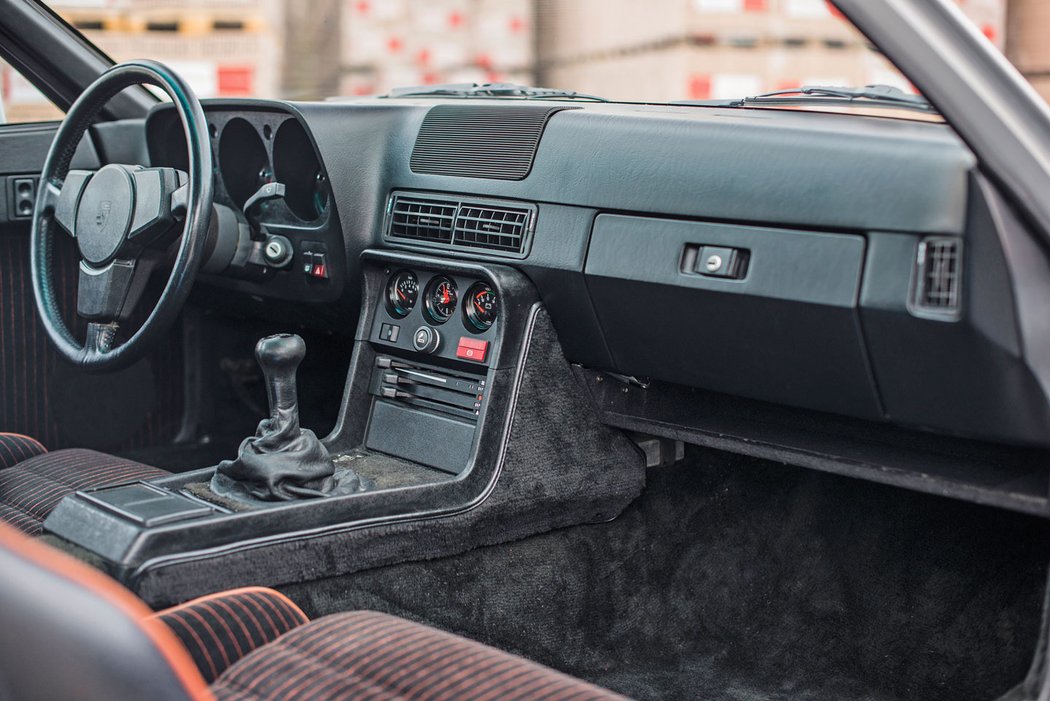 Porsche 924 Carrera GT