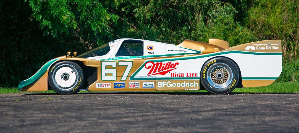 Porsche 962