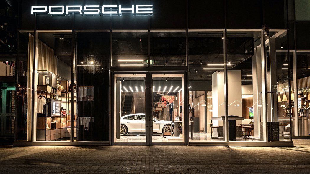 Porsche Studio