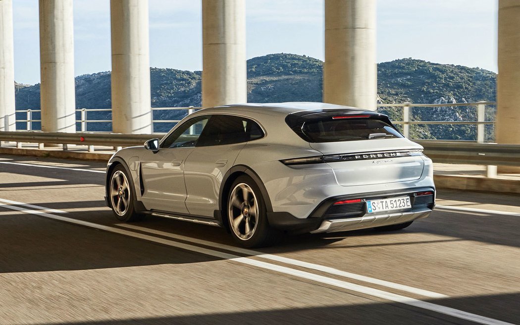 Porsche Taycan Cross Turismo