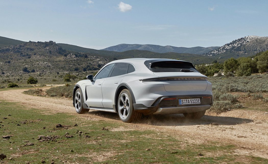 Porsche Taycan Cross Turismo