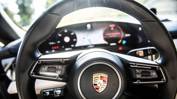 Porsche Taycan, vrchol portfolia elektromobilů automobilky