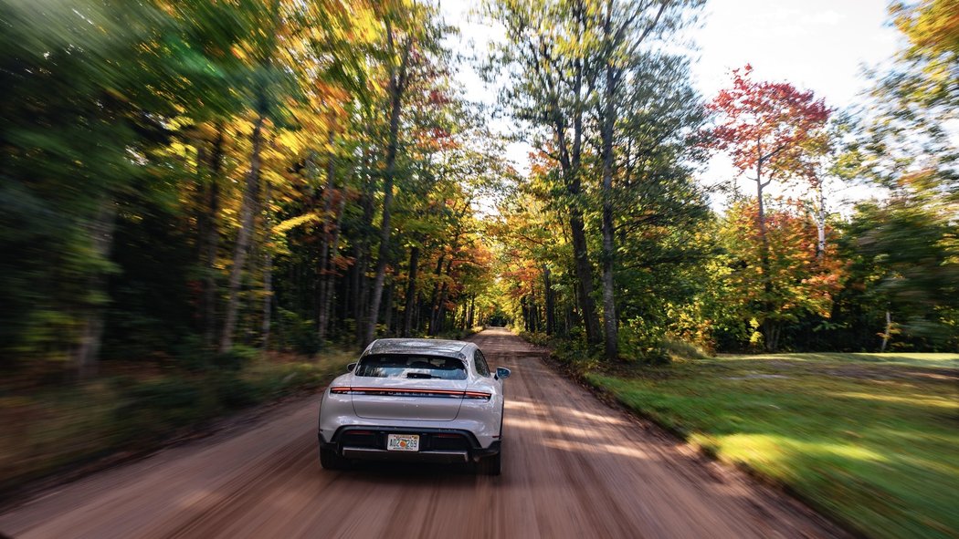 Porsche Taycan Cross Turismo Pikes Peak