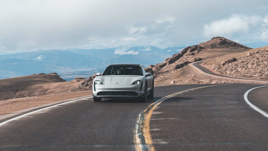 Porsche Taycan Cross Turismo Pikes Peak