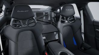 Sedan od 6,2 milionu korun bez zadních sedadel? Porsche se toho nebojí Sedan od 6,2 milionu korun bez zadních sedadel? Porsche se toho nebojí