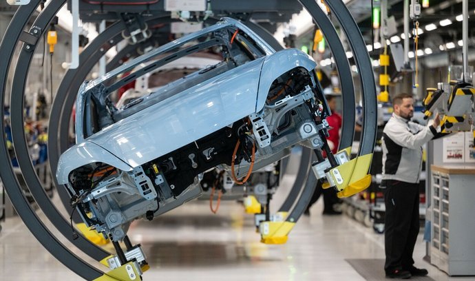 Výroba elektromobilu Porsche Taycan v německém Stuttgartu