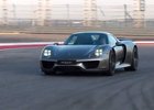 Video: Zběsilá jízda Porsche 918 Spyder, které na elektřinu ujede dál než Prius Plug-in