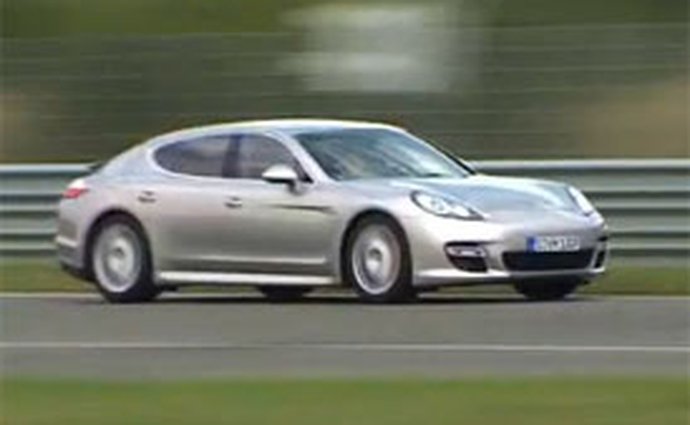 Video: Porsche Panamera Turbo – Walter Röhrl představuje