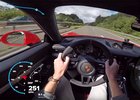 Radost vidět a hlavně slyšet: Porsche 911 GT3 sviští 309 km/h po autobahnu