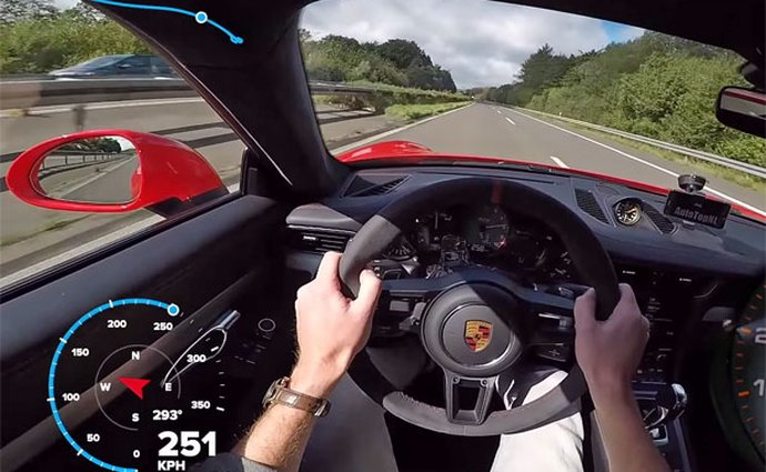 Radost vidět a hlavně slyšet: Porsche 911 GT3 sviští 309 km/h po autobahnu