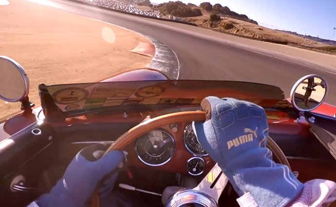 Video: 62 let Porsche. Dvacet aut v jednom kole na Laguna Seca.