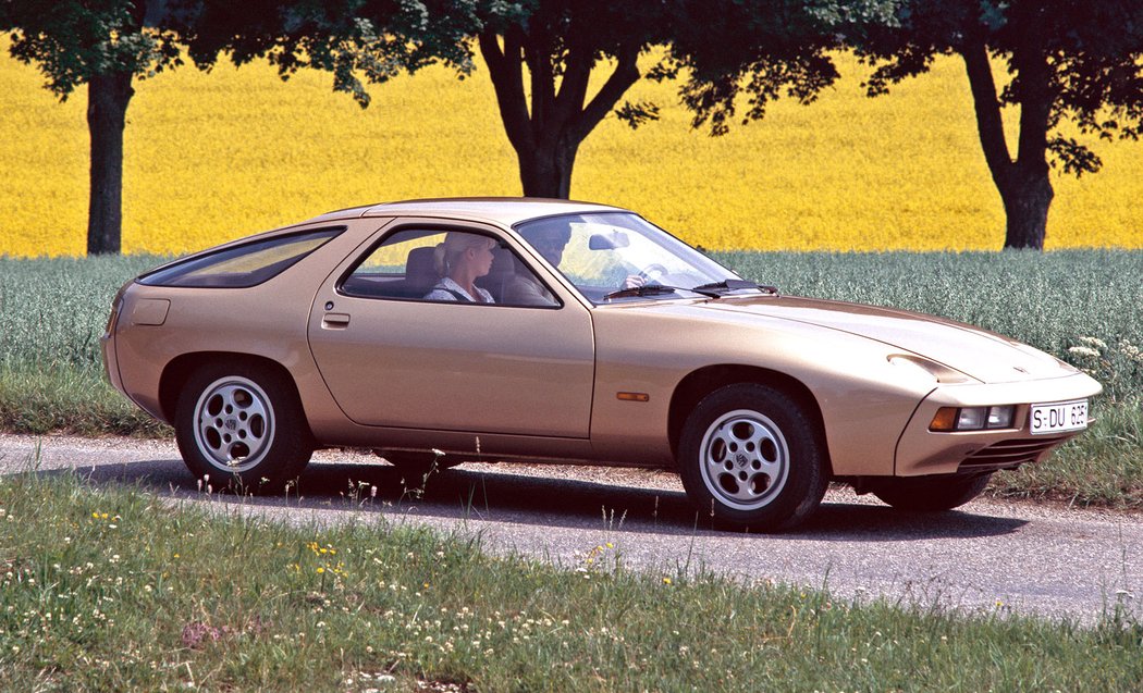 Porsche 928