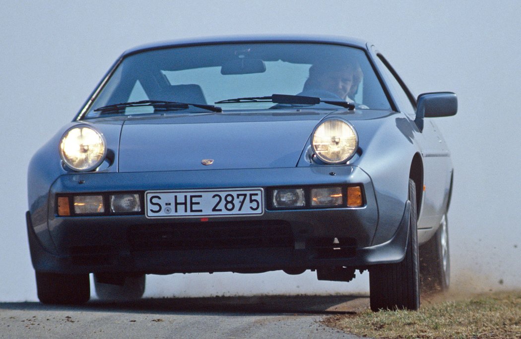 Porsche 928