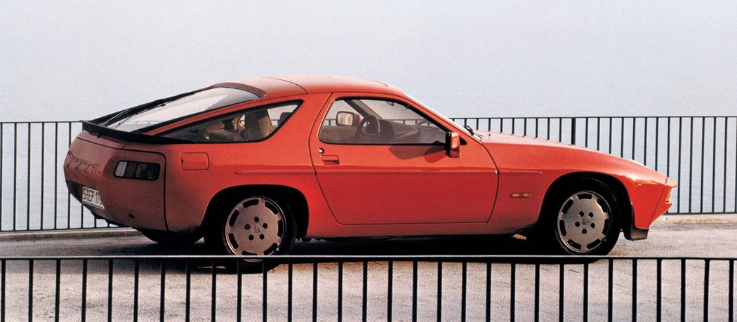 Porsche 928