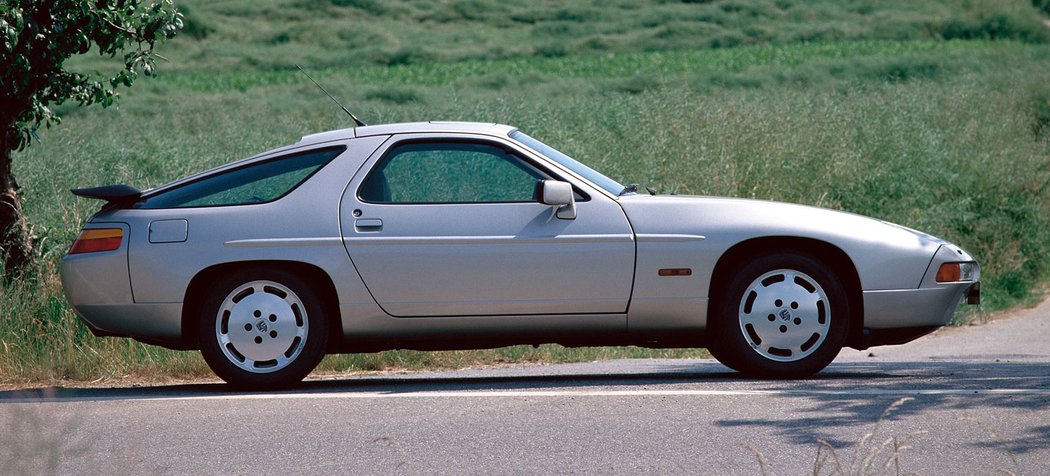 Porsche 928