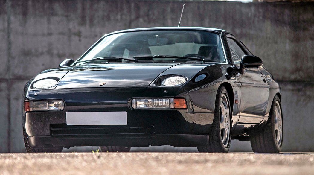 Porsche 928