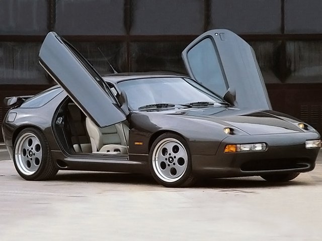 Porsche 928