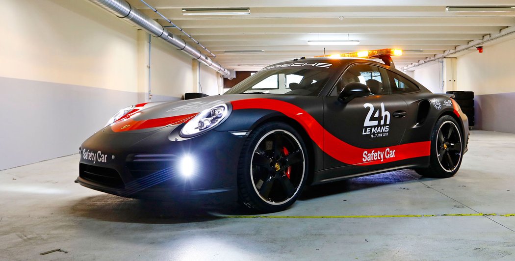 Porsche 911 Turbo Safety Car