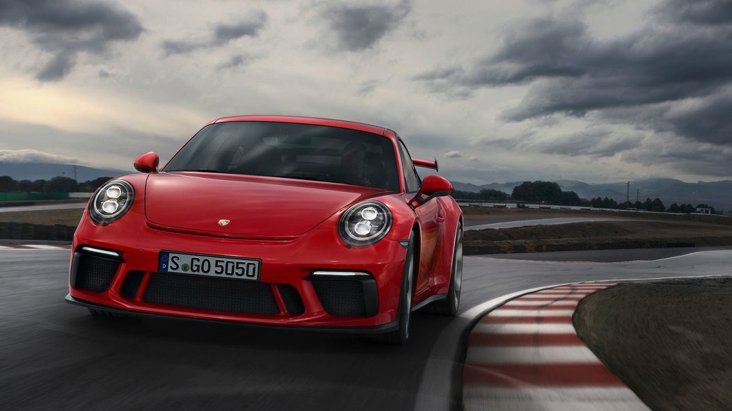 Porsche chce zaujmout zákazníky, které čas na kolo nezajímá. Co to znamená?