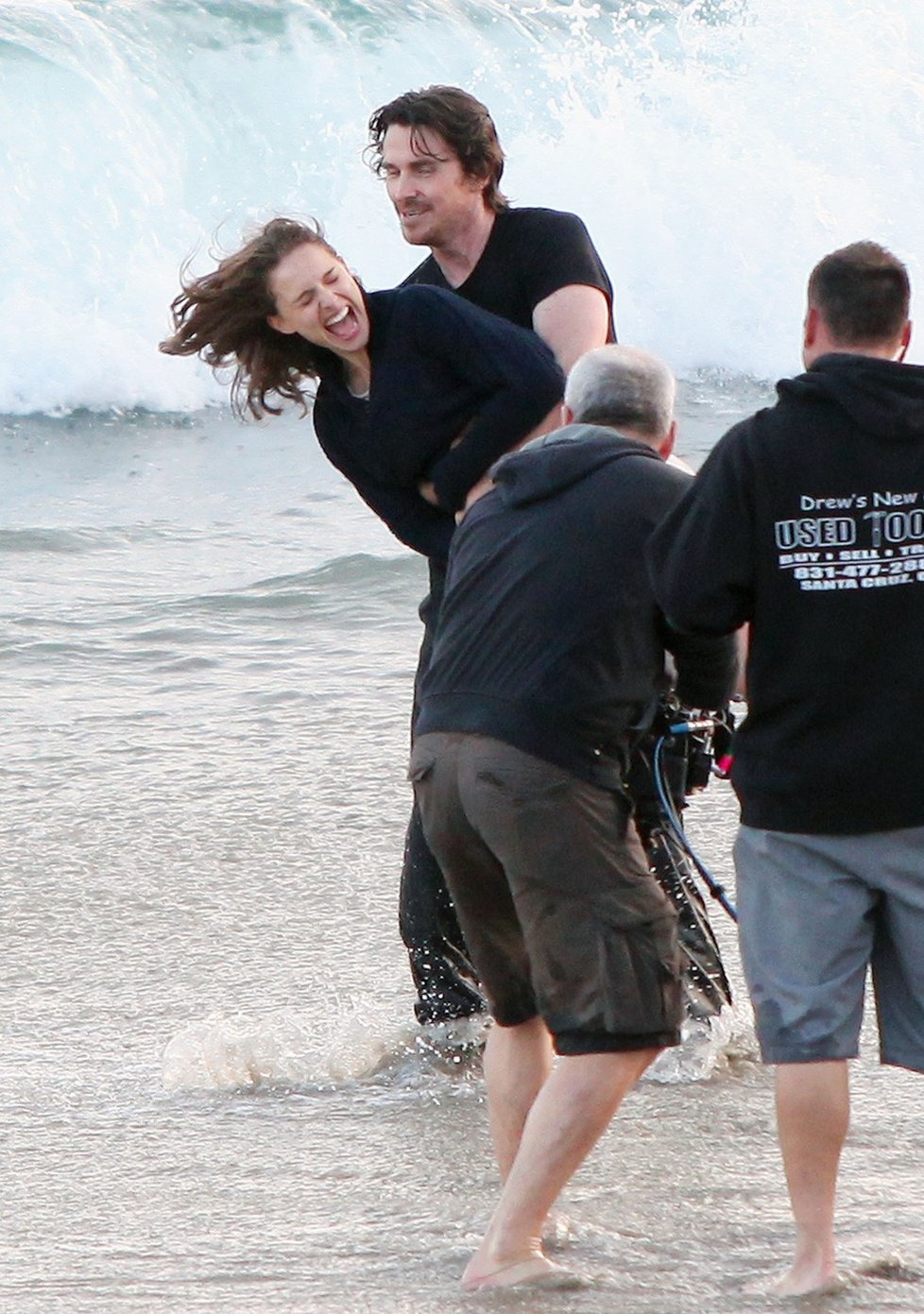 Christian během natáčení povalil Natalii do písku.