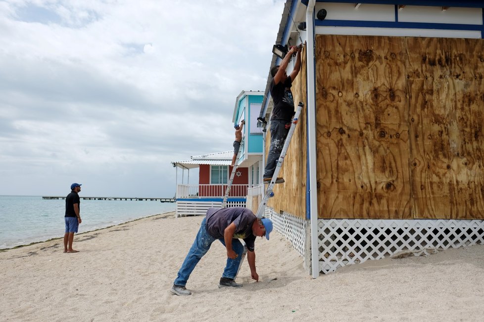 Portoriko se chystá na úder bouře Dorian.