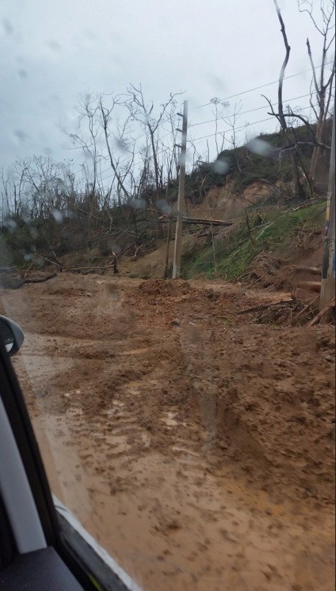 Portoriko čelí problémům s pitnou vodou a sesuvům půdy.