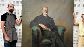 Unikátní portrét prezidenta Masaryka: Byl protrhlý! Mají ho restaurátoři