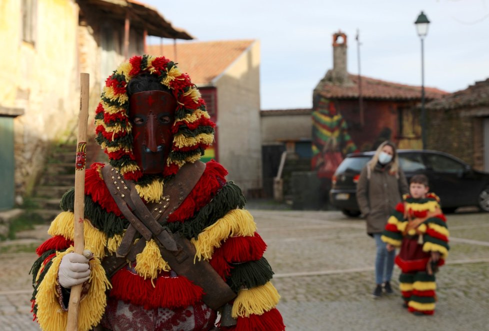 Koronavirus v Portugalsku: Festival Shrovetide Sunday festival in Podence