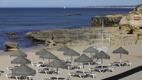 Portugalská Albufeira čekající na turisty po covidové  vlně (18.5.2021)