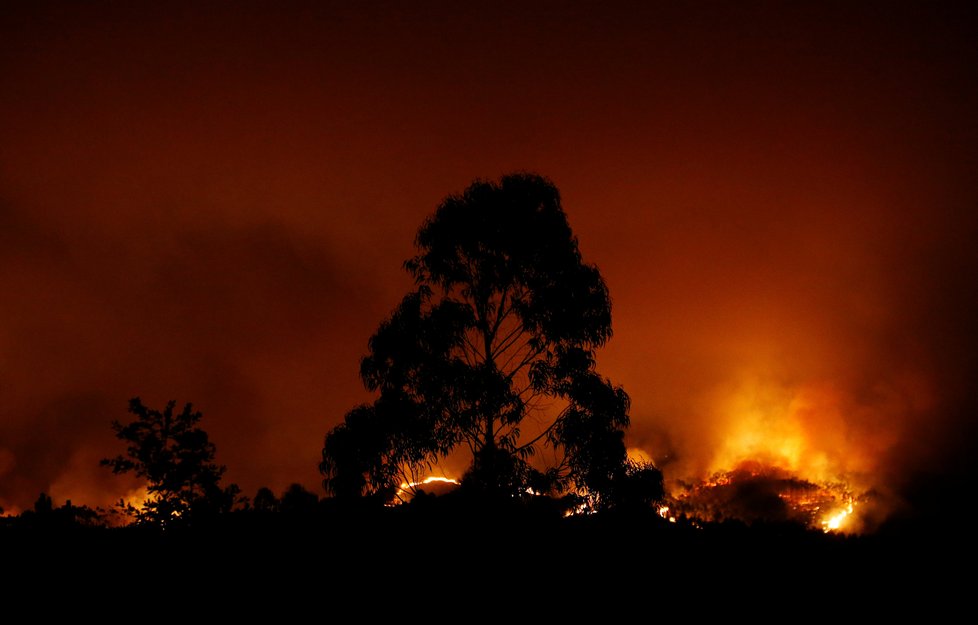 S požáry bojují v sousedním Portugalsku i na jiných místech v Evropě